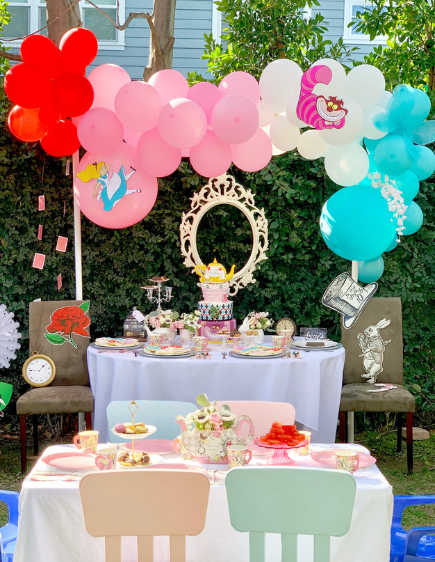 Alice In Wonderland Birthday Party  Tons of free printables and ideas!