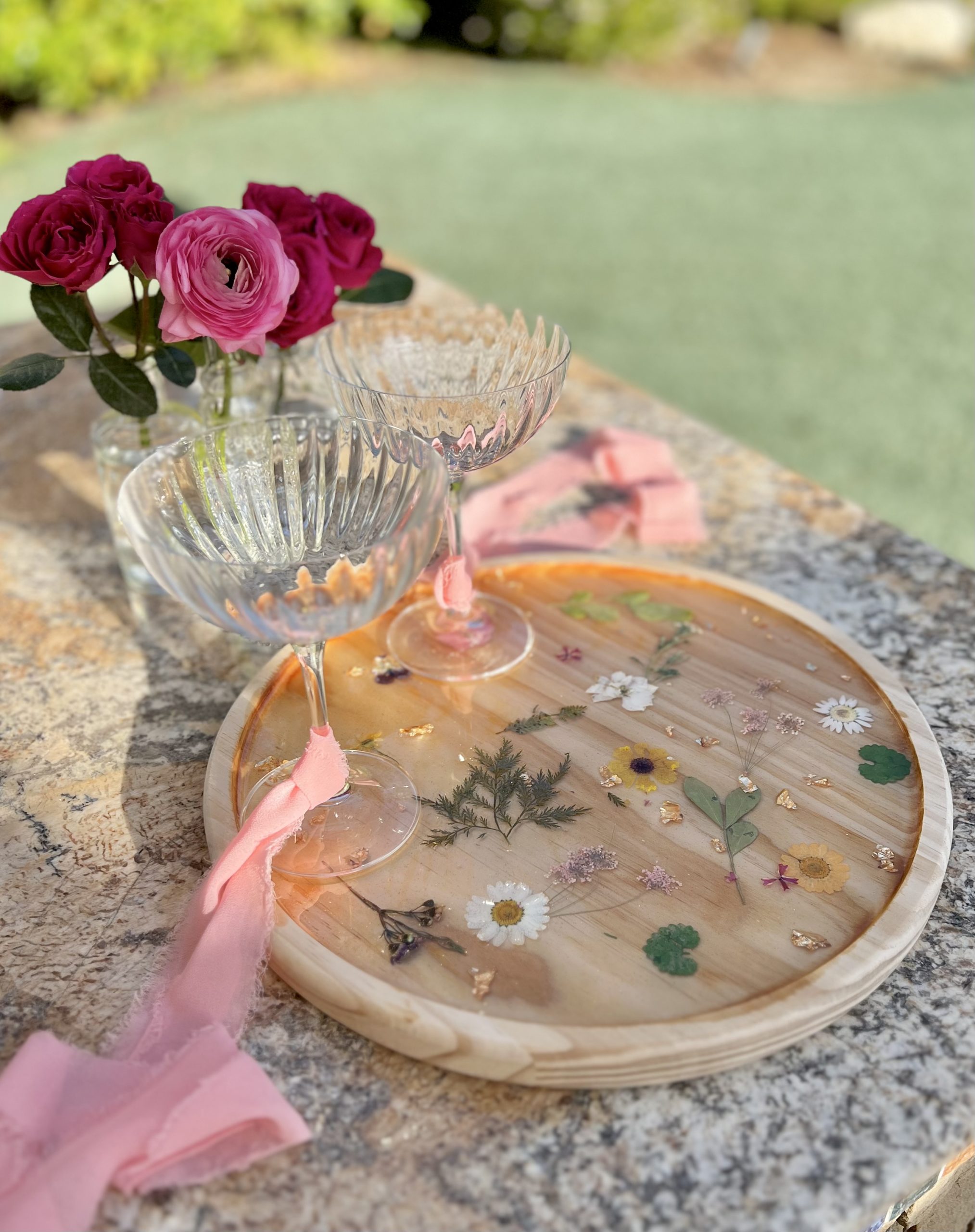 Pressed Floral Resin Tray DIY - Pop of Gold